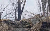 俄军无人机激光引导 精准打击乌军火炮阵地