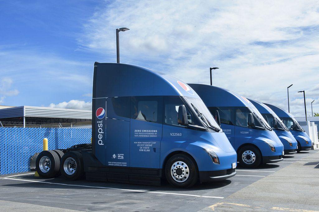 特斯拉将再向百事可乐交付50辆Semi电动卡车，主要用于饮料运输 电动车 百事可乐 semi 电动卡车 特斯拉(公司) 第1张