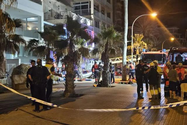 西班牙一餐厅屋顶倒塌致4死27伤 警方警告伤亡或上升 第1张