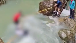 浙江黄岩两名游客被溪流冲走，无生命体征