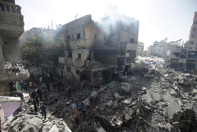 “以军解救人质引发加沙难民营大规模袭击，200人死亡400人受伤”