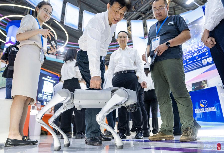 仿人机器人、电动垂直起降飞行器、医疗康复设备…上交会汇聚全球顶尖创新技术 第10张