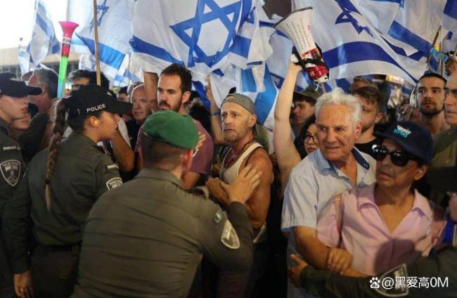 以色列民众抗议内塔尼亚胡政策，呼吁停止军事行动